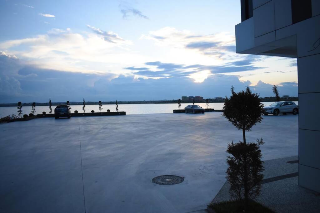 מאמאיה Apartment By The Lake With A View מראה חיצוני תמונה