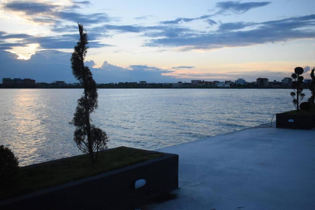 מאמאיה Apartment By The Lake With A View מראה חיצוני תמונה